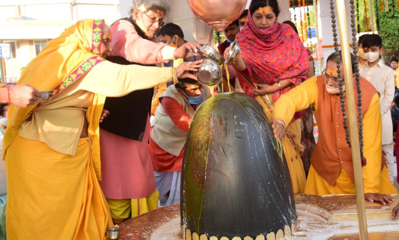 शांतिकुंज में धूमधाम से मनाई गई शिवरात्रि, प्रज्ञेश्वर महादेव में जुटे शिवभक्त Kumbhatv.com Gayatri Pariwar