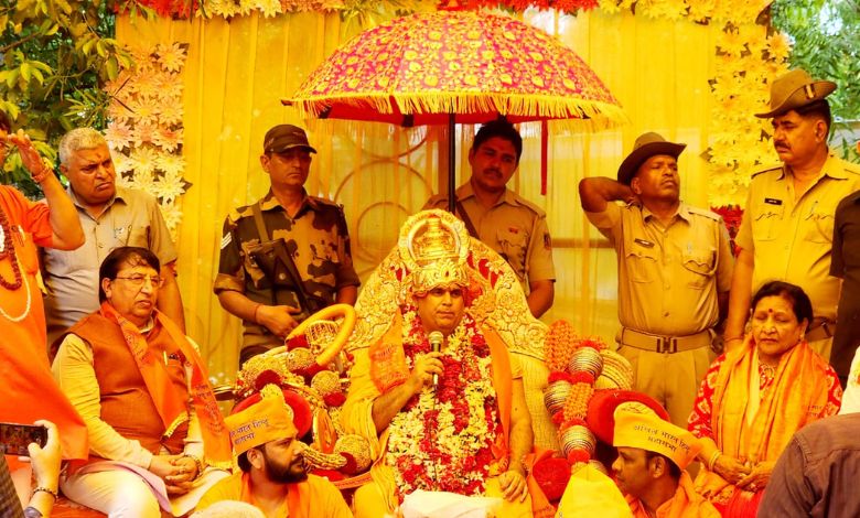 हिंदू महासभा में मनाया गया गुरू पूर्णिमा का पर्व, भव्य तरीके से हुआ स्वामी चक्रपाणि महाराज का पूजन Kumbhatv.com
