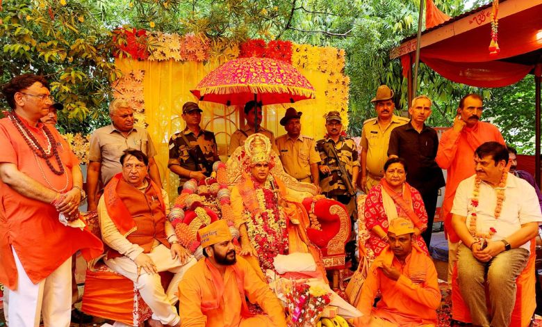 हिंदू महासभा में मनाया गया गुरू पूर्णिमा का पर्व, भव्य तरीके से हुआ स्वामी चक्रपाणि महाराज का पूजन Kumbhatv.com